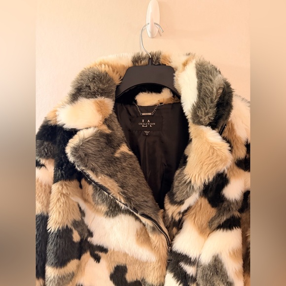 LA Coalition Vegan Faux Fur Penny Lane Animal Print Coat - Size Small - Picture 3 of 8